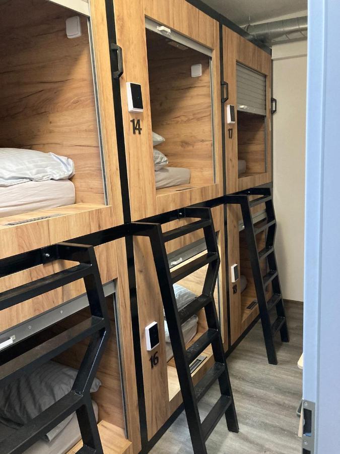 Capsule Hostel Erbenova Πράγα Εξωτερικό φωτογραφία